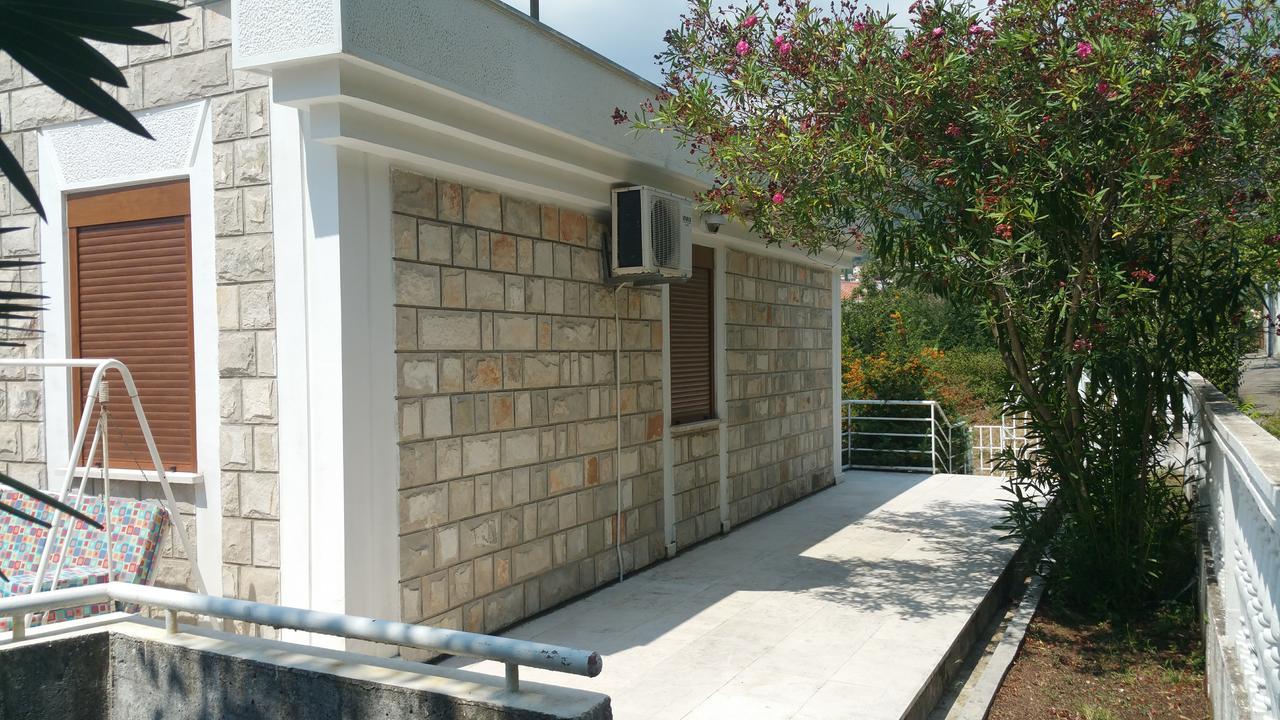 Antic With Private Pool In Villa